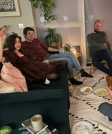 Doddleoddle pornographic model pics