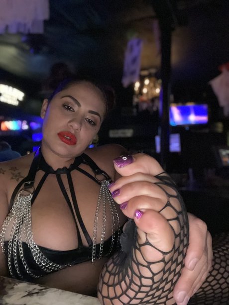 Benzzzzz pornstar exclusive images