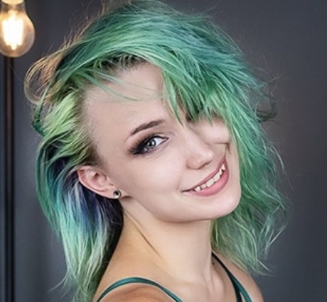 Lilith Convallis model perfect photos