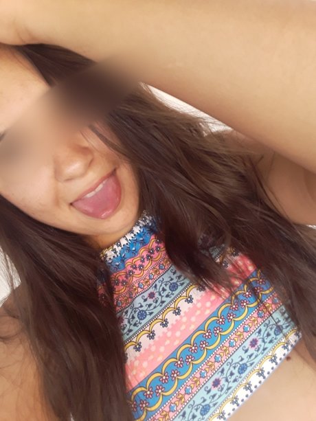 LiliSkye sexy model photo