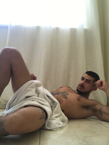 Luciano Queiroz nude star images