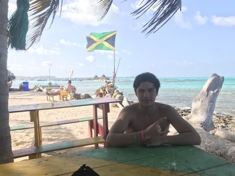 El Papi art model archive