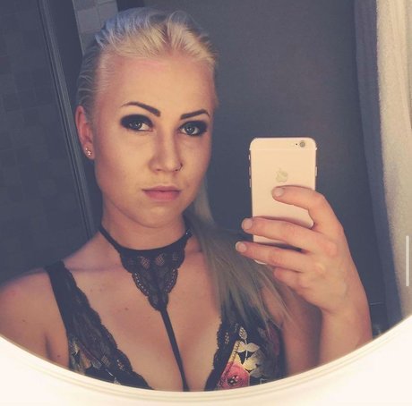 mimosa star naked pictures