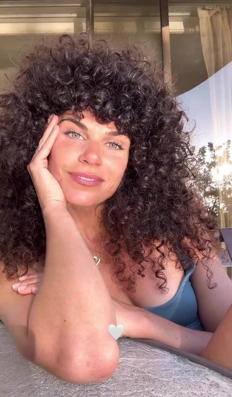 Ariadna Hafez star sexy picture