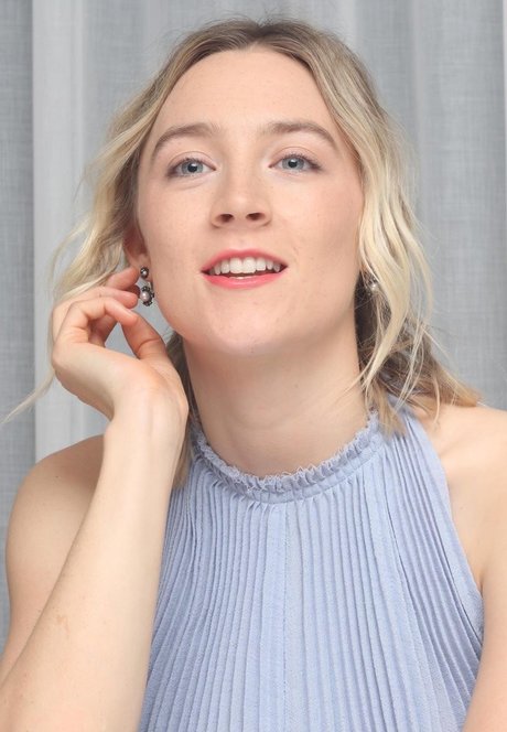 Saoirse Ronan pretty actress photos