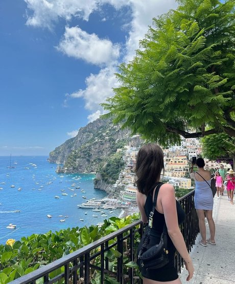 Josie L nude model pic