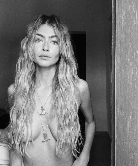 Eve Delf sex model pic