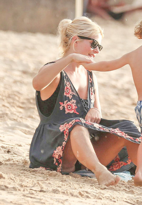 Holly Willoughby pornstar sexy pic