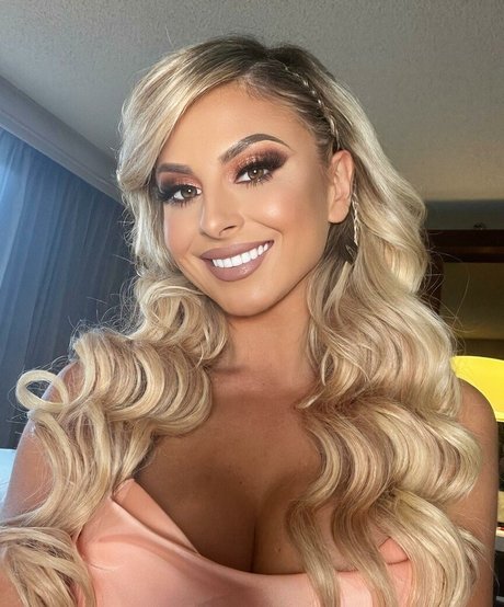 Danni Ellexo pornstar free images