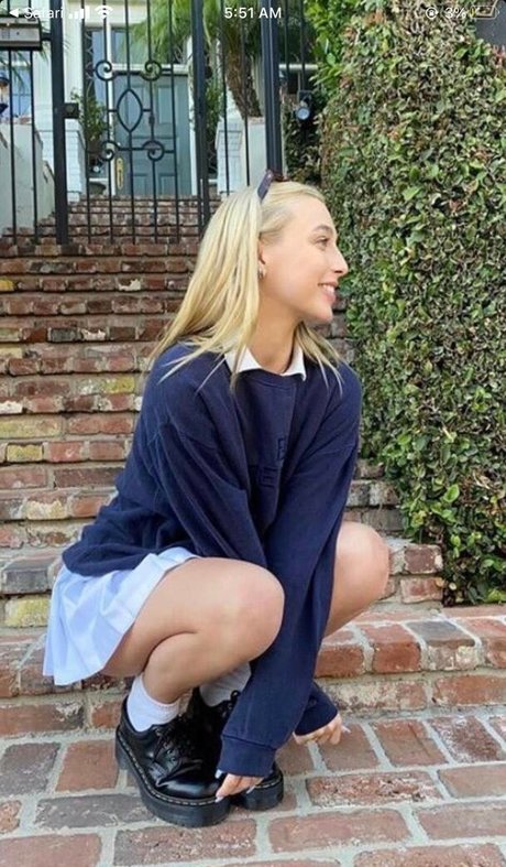 Emma Chamberlain exclusive star galleries