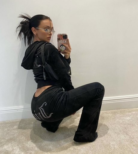 Kady McDermott porn model image