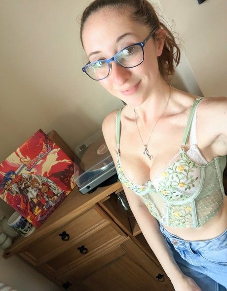 Ellie Hayden porn star images