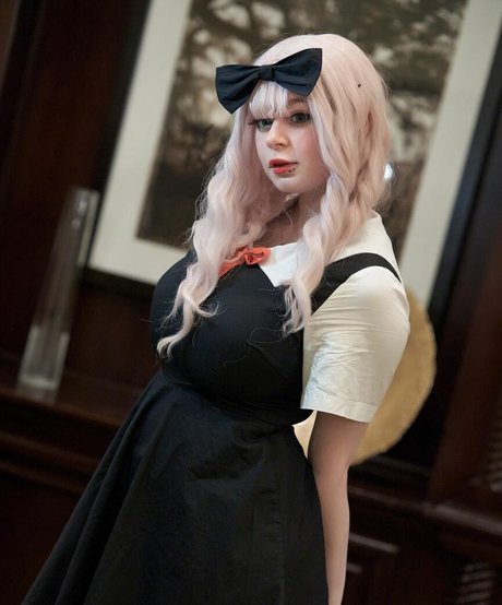 Realfrogg model beautiful img