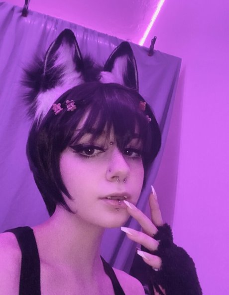 Babivmpr naked model pic