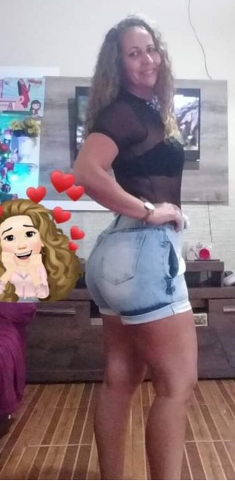 eating onlyfans sex picture