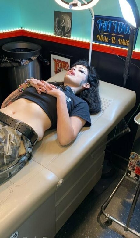 Lostwetdog star erotic picture