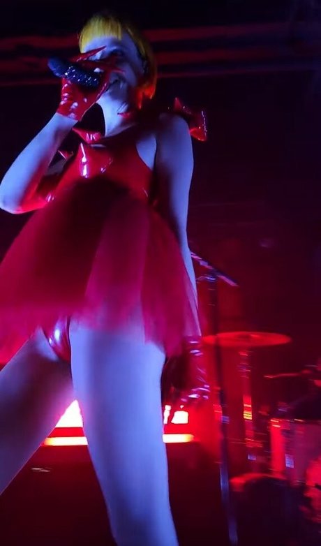 Tessa Violet profile image