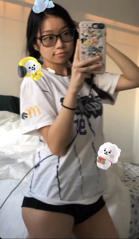 Fruitypoppin pornstar nude images