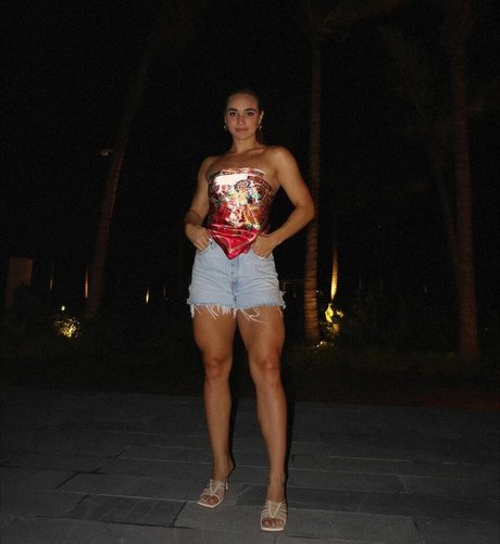 Kylie Holbeck model perfect pictures