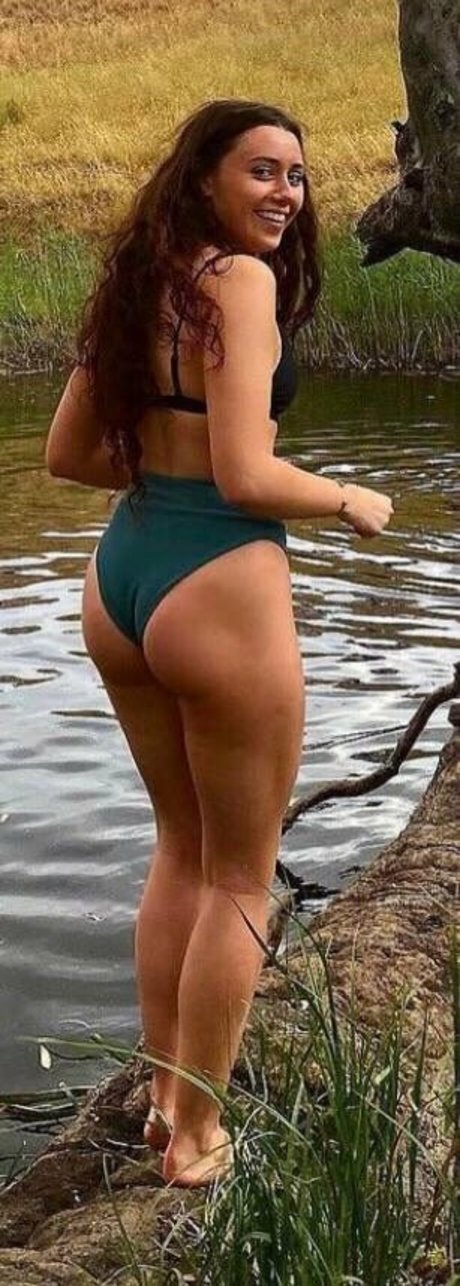 LivBev model beautiful pics