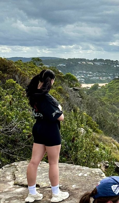 LivBev hd actress picture