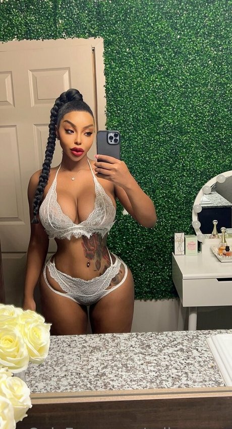 erikayrose model galleries