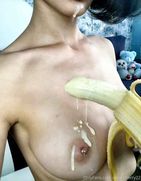 dorasexplorer sexy model photo