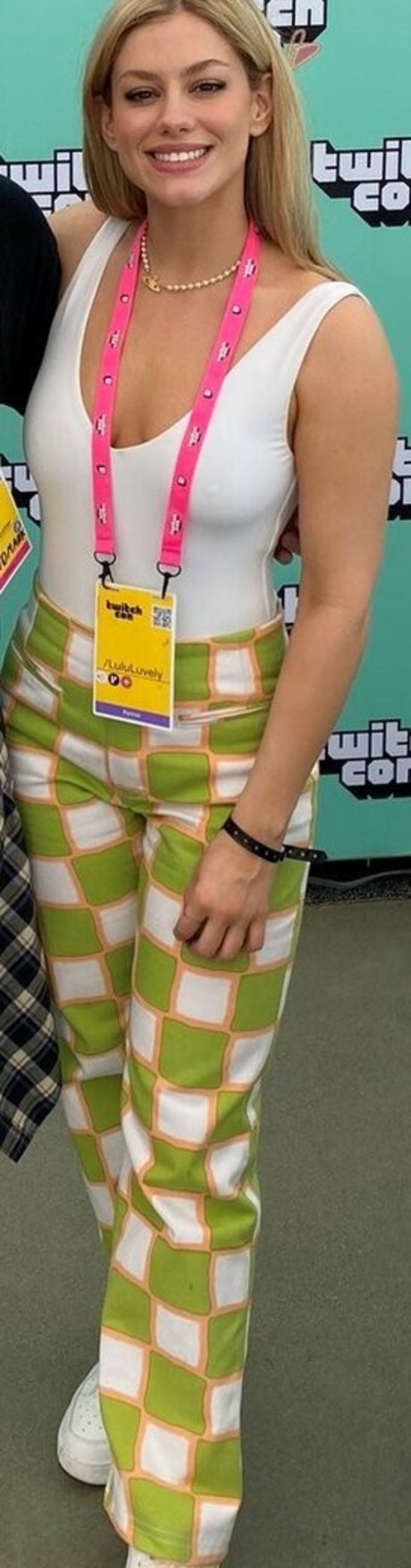 LuluLuvely erotic star img