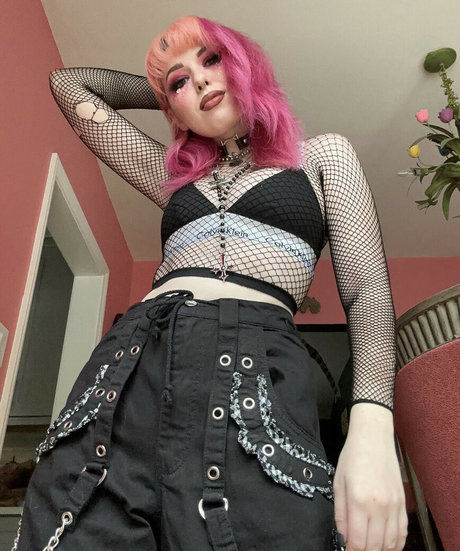 NotSaige adult model pics