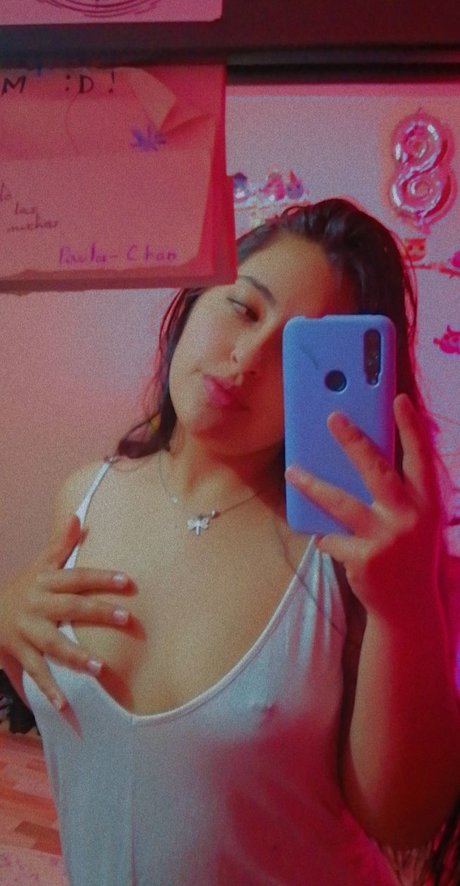 Paula Benavides pretty model img