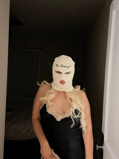 MandiePandie pornstar naked images