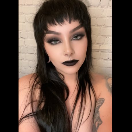 Porcelain exclusive actress photo