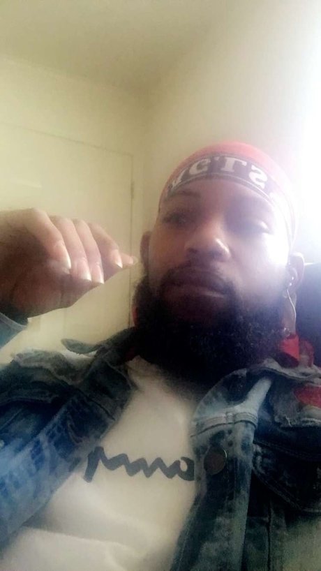 Quake Em Quez art pornstar photo