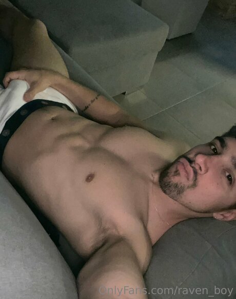 _R VEN_ beautiful actress image