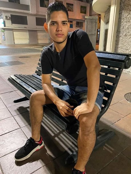 ISAAC 20CM LATIN HOTTEST BOY star pretty img