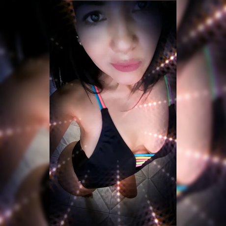 Romanela porn model img