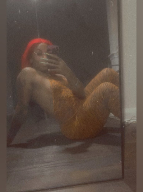 Seannieeess naked pornstar photos