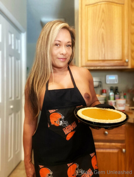 _Maui Gem UNLEASHED_ nude star pictures