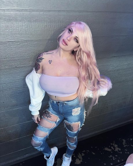 Maserati pornstar sexy pic