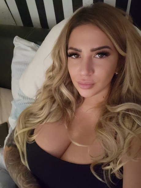 Chlo XXX perfect star galleries