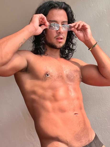 GIO star pornographic pictures