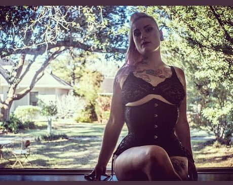Melody Thick model pretty pic