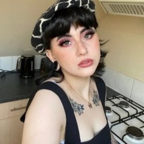 abigail model perfect img