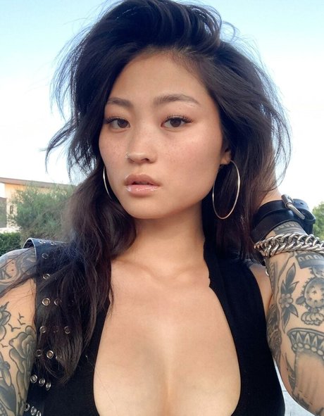 Mae Col xxx actress image