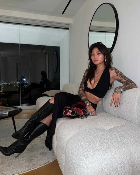 Mae Col star adult images