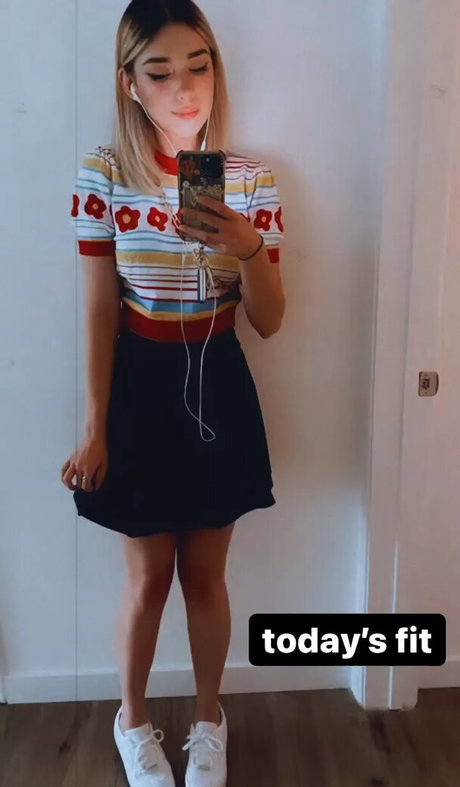 teen glasses onlyfans nice photos