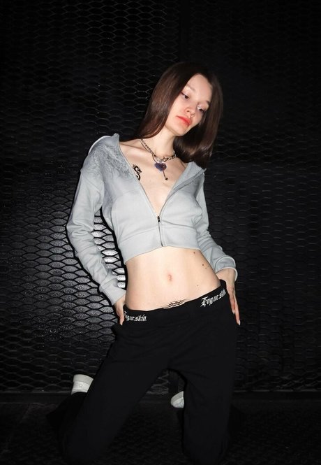 litlonn model high quality pics