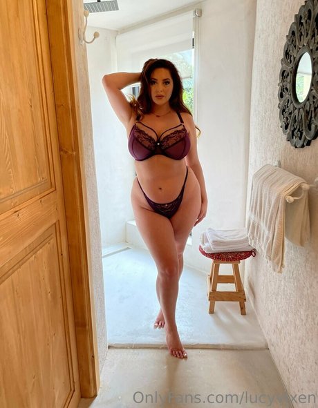 lucyvixen model photos