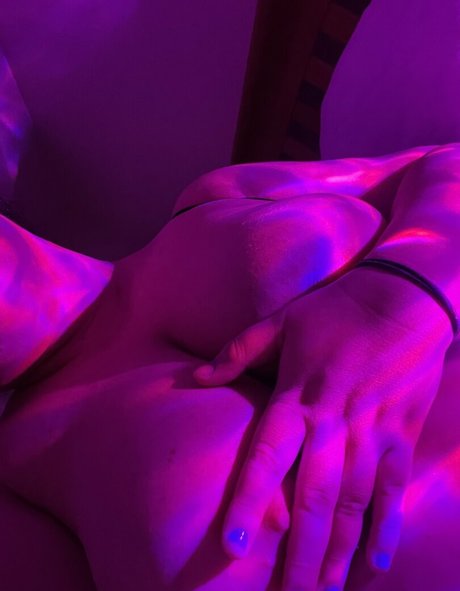 busty brunette onlyfans art nude photos