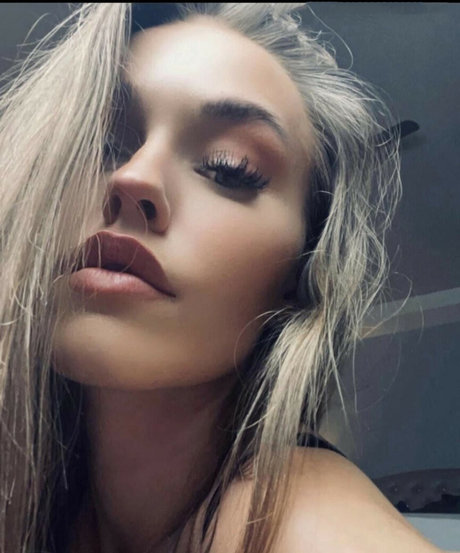 Laura Sophie Muller star naked gallery